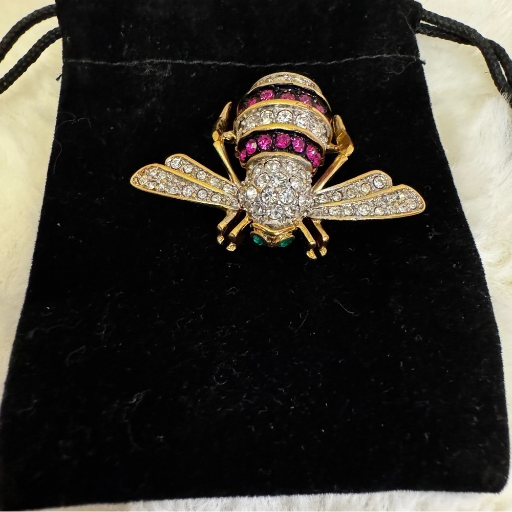 Joan Rivers Collection Gold Tone
Pink Green Bee Brooch Pin Crystal
Pave Stones